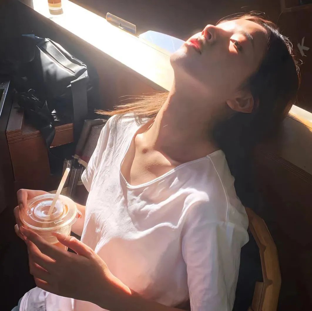 假面明星海报